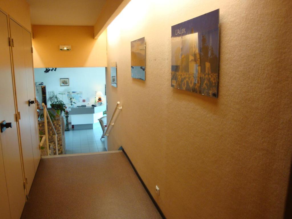 Hotel Du Commerce Tronget Стая снимка