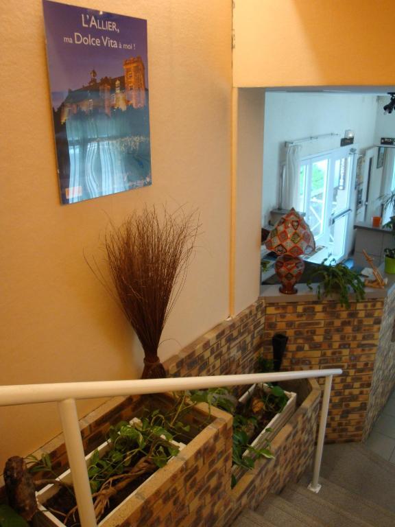 Hotel Du Commerce Tronget Екстериор снимка