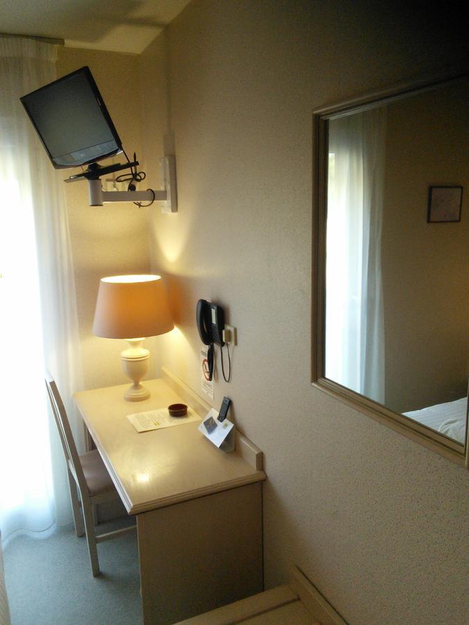 Hotel Du Commerce Tronget Екстериор снимка