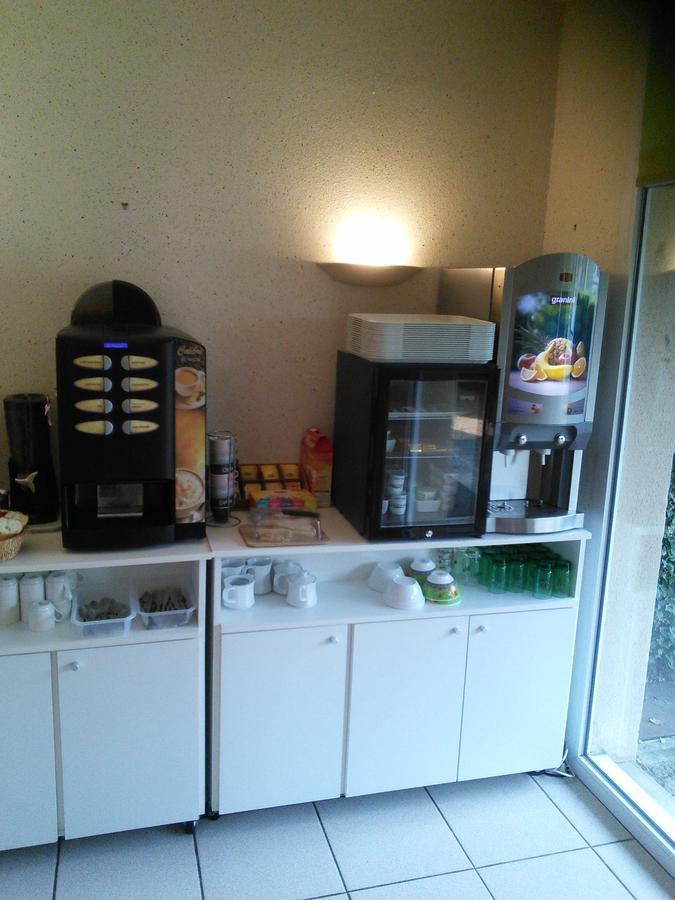 Hotel Du Commerce Tronget Екстериор снимка
