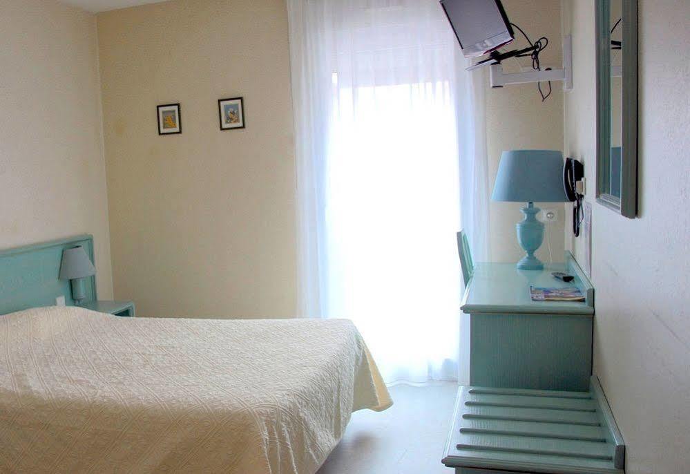 Hotel Du Commerce Tronget Екстериор снимка