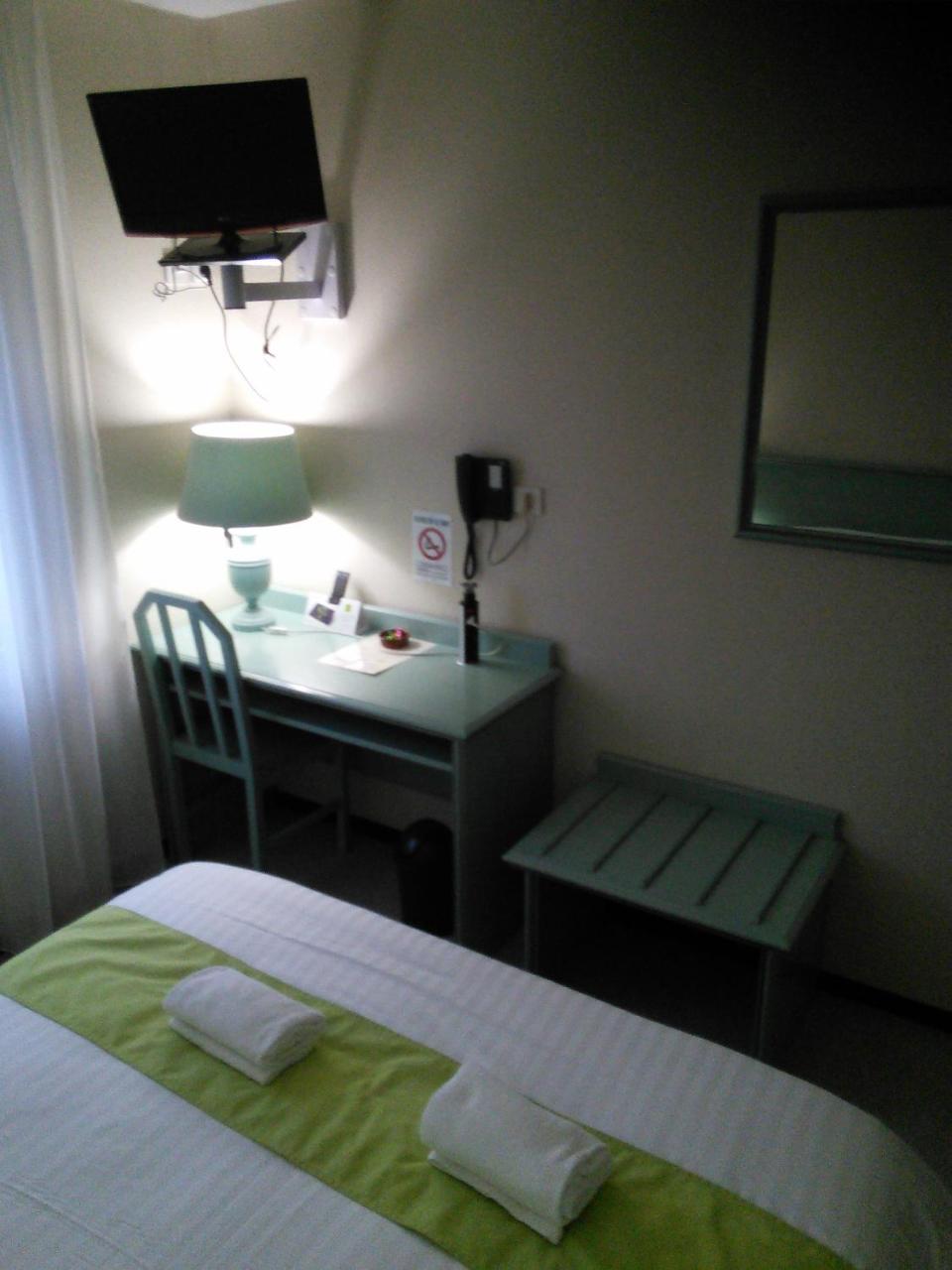 Hotel Du Commerce Tronget Екстериор снимка
